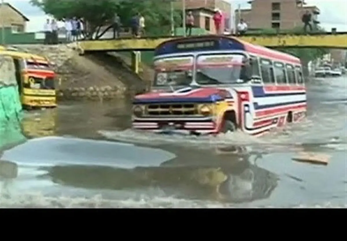 سیل در بولیوی جان ۸ نفر را گرفت+فیلم