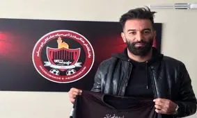 بچه غول استقلالی‌ها مشکی پوش شد+عکس