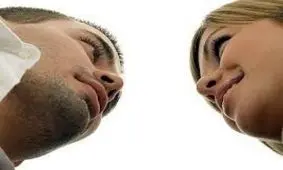 بدون اطلاع خانواده با او بیشتر آشنا شوم؟