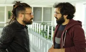 هومن سیدی با گریمی عجیب مقابل دوربین بهروز شعیبی رفت