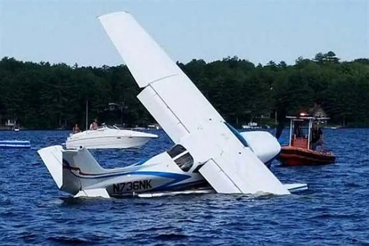 شیرجه مرگبار هواپیما به داخل رودخانه