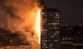 آتش‌سوزی مهیب در پارکینگی در لیورپول انگلیس