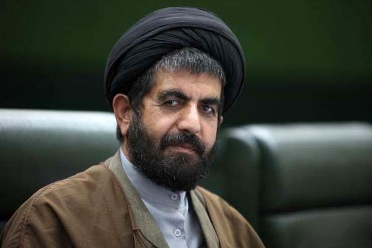 رئیس جمهور، رئیس بانک مرکزی را تغییر دهد/ مشکلات موسسات مالی را با جدیت در مجلس پیگیری میکنیم
