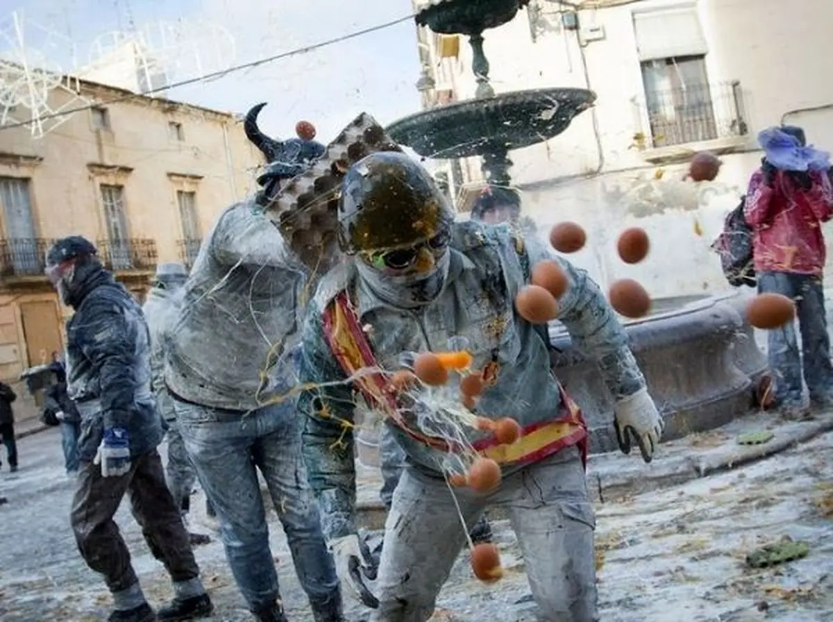 نبرد آرد و تخم مرغ اسپانیا + عکس