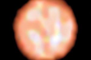 حباب هایی عجیب روی سطح یک ستاره