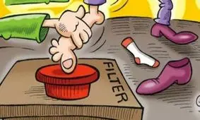 تصویر وزیر ارتباطات در حال فیلترکردن