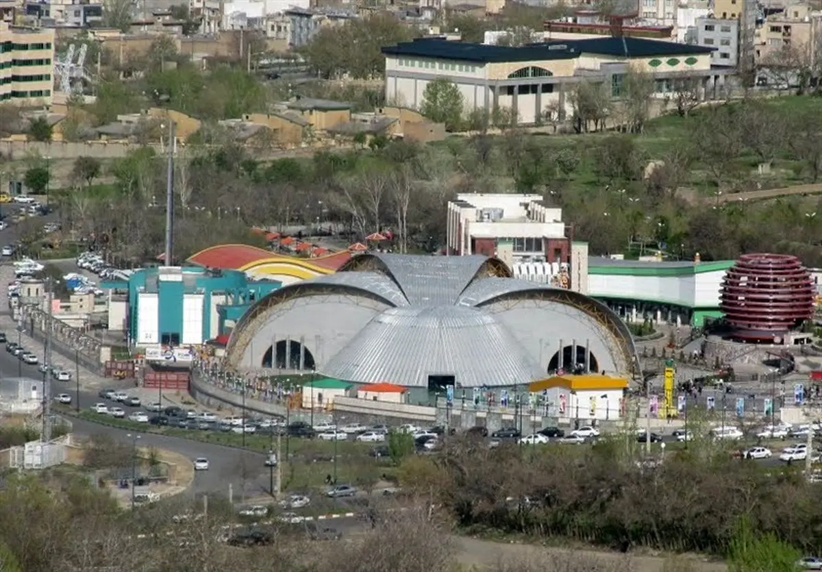 شهربازی رنگین کمان همدان تخلفات اضافه بنا دارد