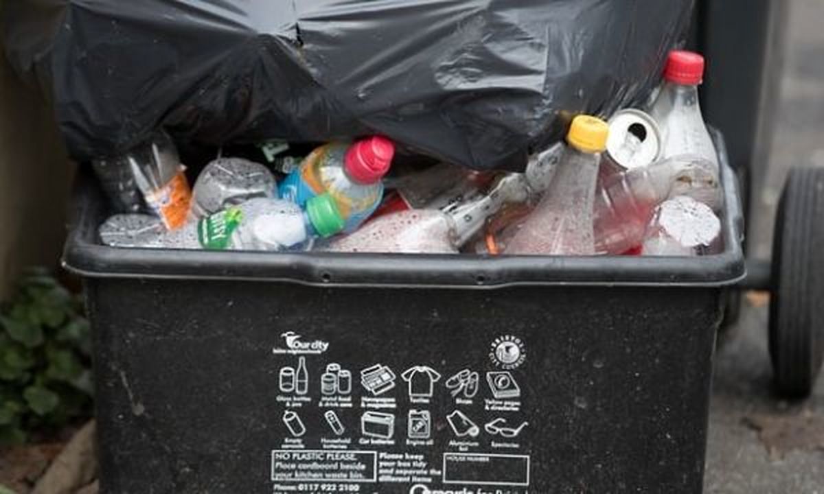 تصمیم جدید چین و دردسر انباشت زباله در مراکز بازیافت انگلیس/ وابستگی انگلیس به بازیافت زباله چین