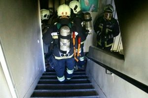 آتش سوزی در اکباتان/ نجات ۴۰ نفر از ساکنان ساختمان ۹ طبقه در شهرک اکباتان