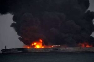 جزئیات آتش‎سوزی نفتکش ایرانی و مفقودی ۳۲ ملوان؛ چین و کره عملیات نجات را آغاز کردند + اسامی
