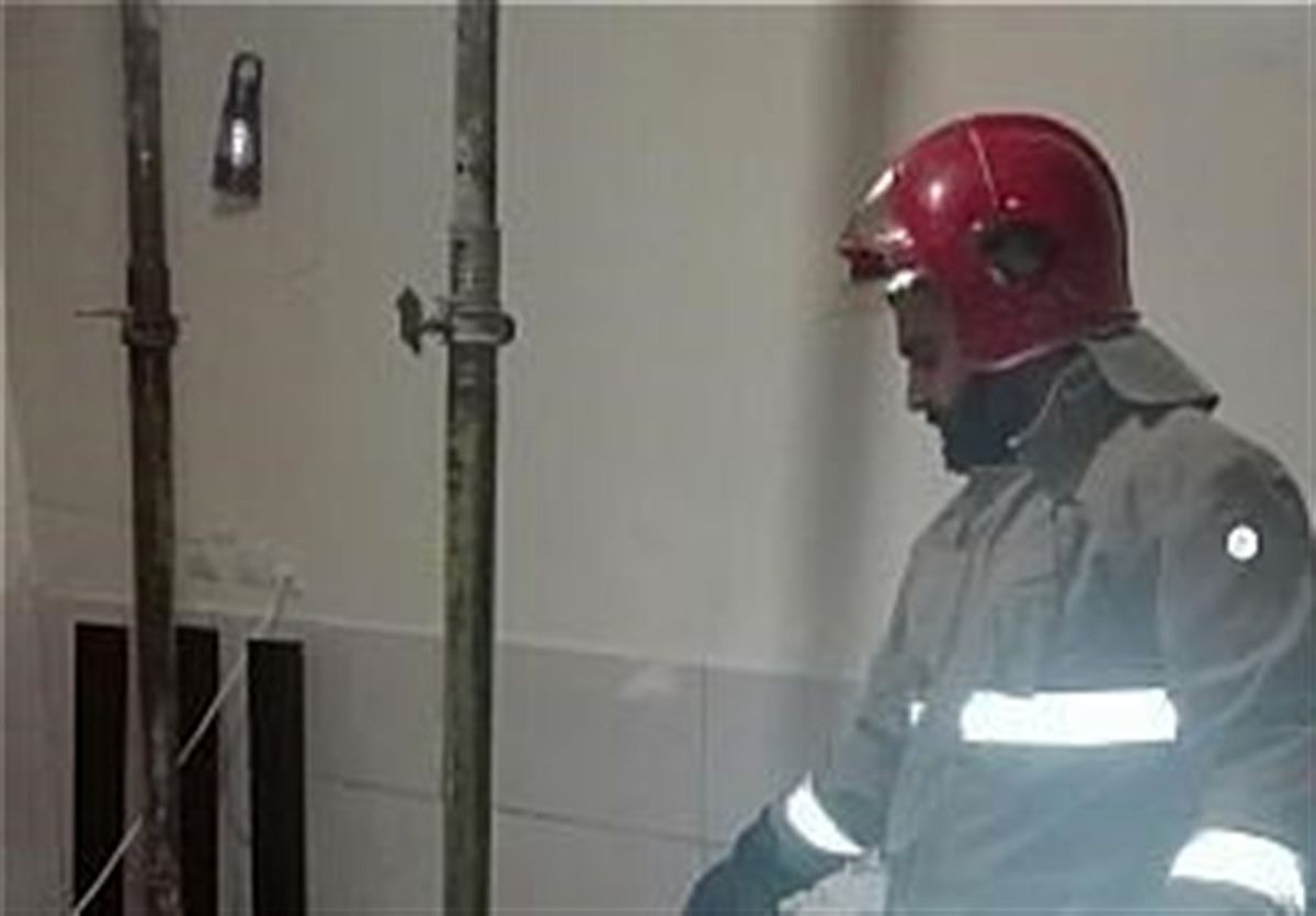 اقدام خطرناک مالک منزل مسکونی در حال ریزش + تصاویر