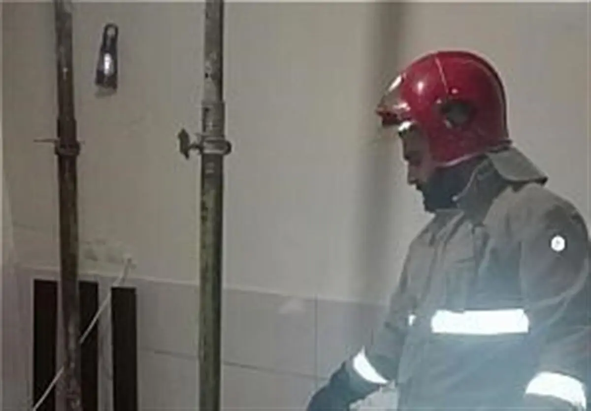 اقدام خطرناک مالک منزل مسکونی در حال ریزش + تصاویر