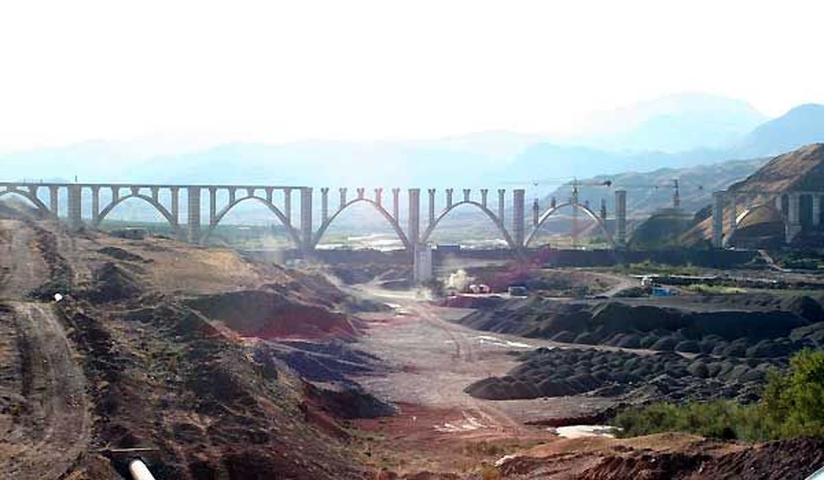 ۱۸ کیلومتر از پروژه خط آهن رشت ـ قزوین هنوز باقی مانده است