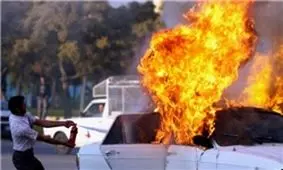 آتش گرفتن کامیونت در حال حرکت در محور سمنان ـ تهران