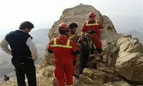 نجات مرد میانسال در ارتفاعات بی‌بی شهربانو + عکس