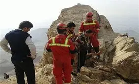نجات مرد میانسال در ارتفاعات بی‌بی شهربانو + عکس