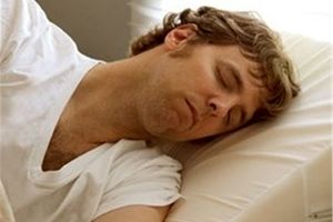 خوابیدن به پشت باعث افزایش احتمال «سکته» می‌شود