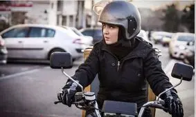 کلیشه‌ها در فیلم آذر