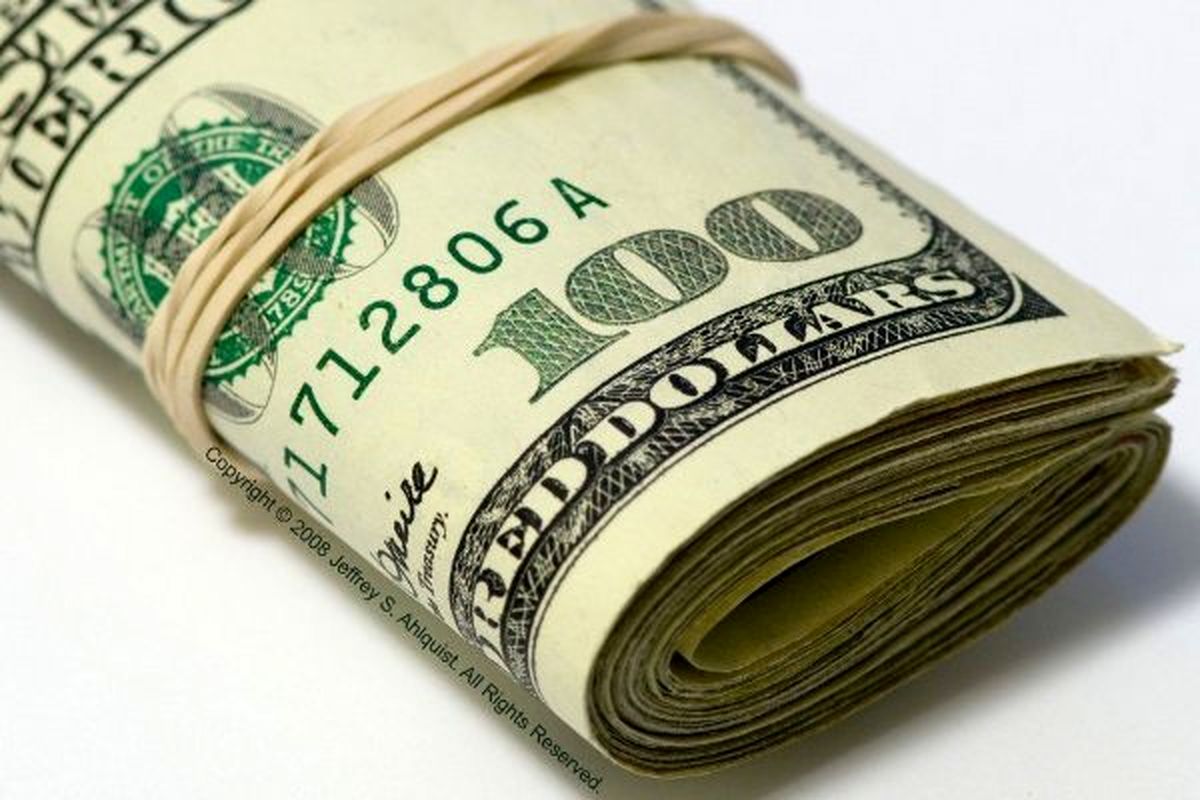 افت نرخ دلار در برابر یورو به پایینترین حد سه سال اخیر