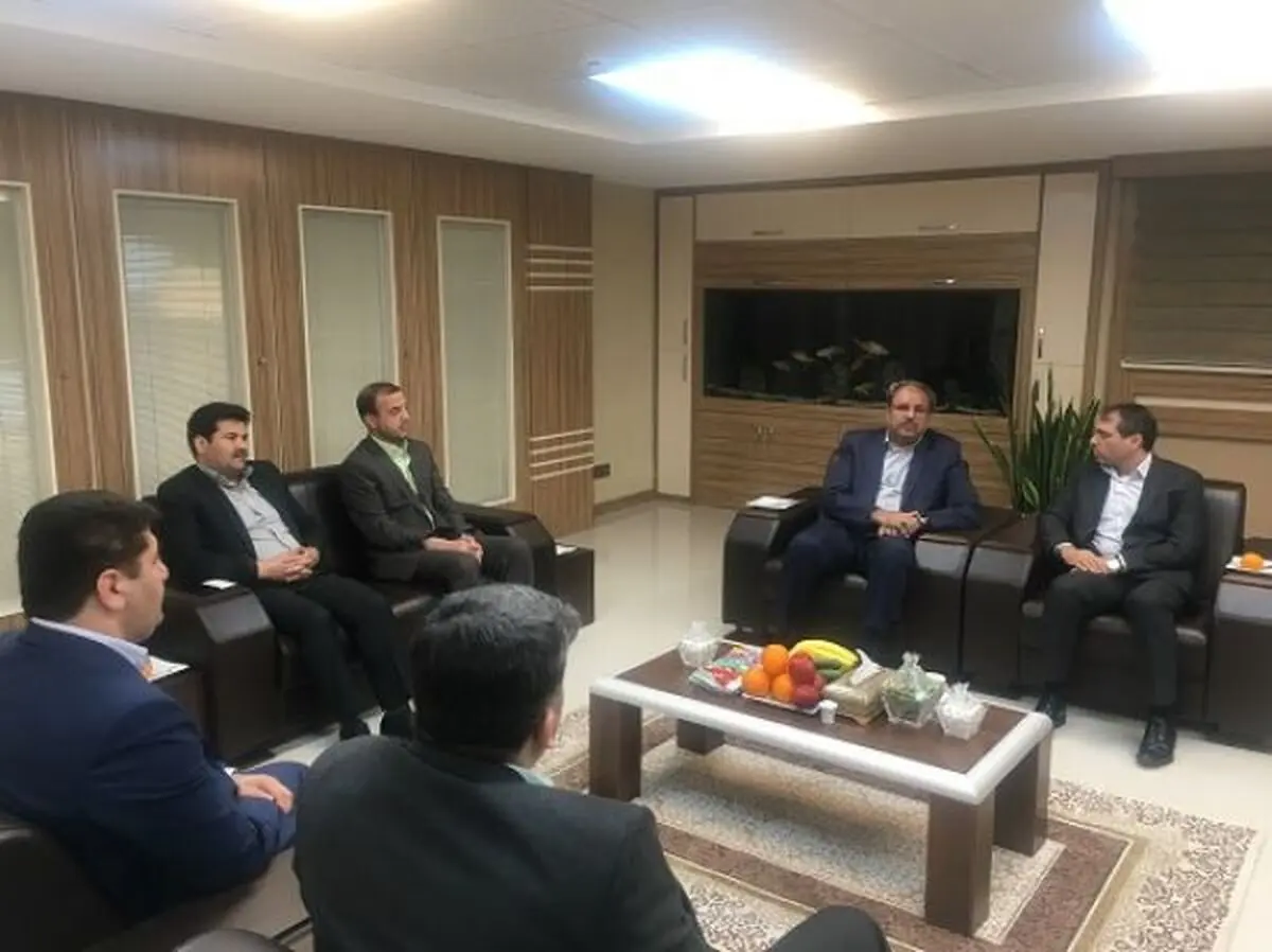 نشست صمیمانه مدیرعامل بیمه "ما" و مدیر امور شعب بانک ملت استان اصفهان