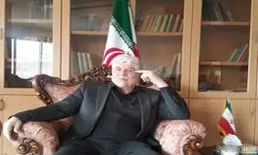 محمد هاشمی: چه مصلحتی است که کاری با احمدی‌نژاد ندارند؟