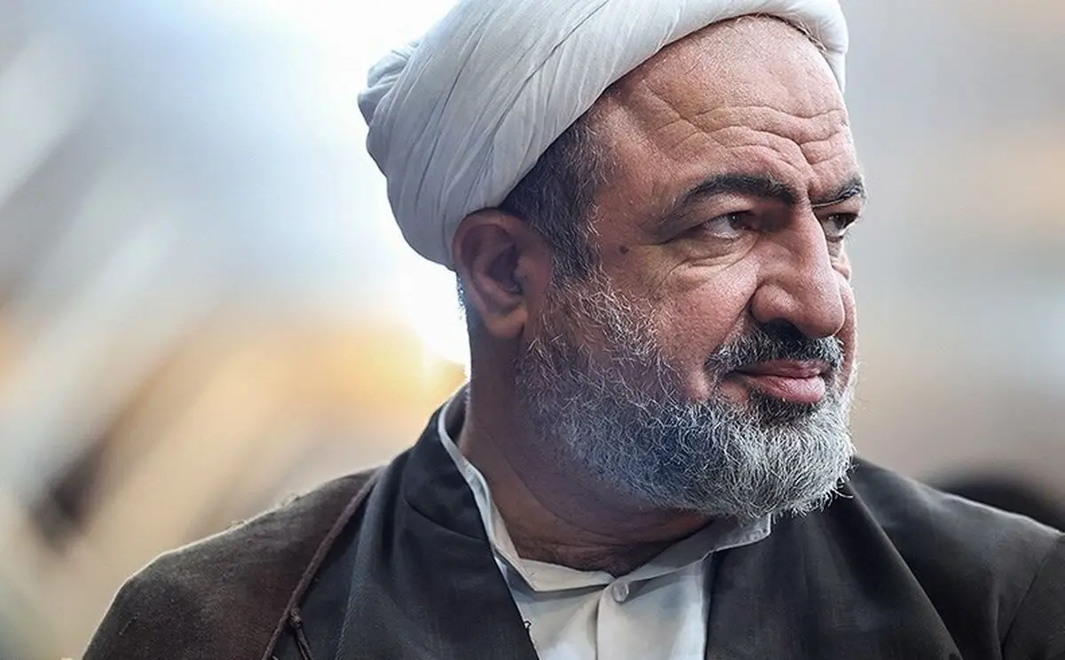 شاکی حمید رسایی چه کسی است؟/  پلاکارد در تجمعات شبانه در مورد محکومیت او