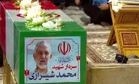 وداع با پیکر مطهر رئیس‌دفتر فرماندهی معظم کل قوا در حرم مطهر امام رضا (ع)/ مراسم تشییع و تدفین پیکر سرلشکر محمد شیرازی امروز در مشهد برگزار می‌شود/ تصاویر

