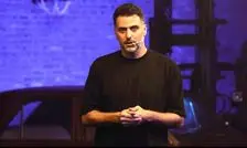 انتقاد تند علی ضیا به مدرسه‌های غیر انتفاعی/ ویدئو