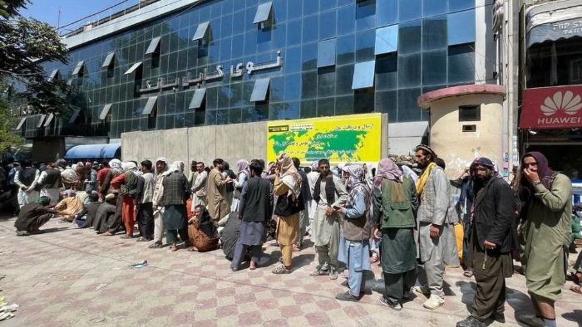 آمریکا به جای نمایش بشردوستانه، پول مردم افغانستان را پس بدهد
