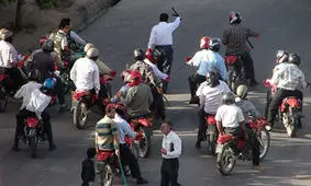 شورش «خودسرها»، علیه خالقان خود/ هشدار عبدی: اقدامات آنان محدود به ضدیت با دولت نیست ، علیه کل حاکمیت است