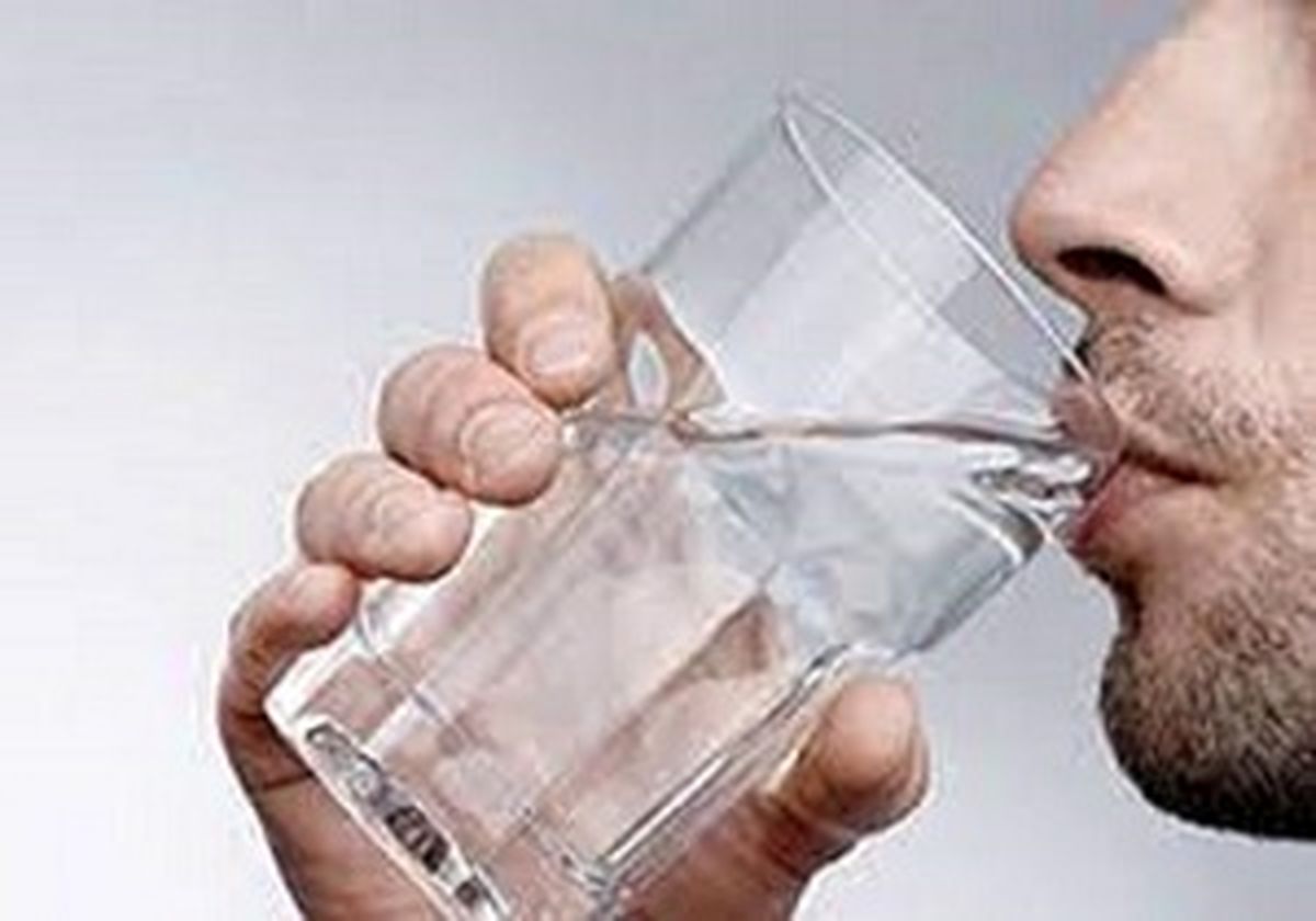 فواید نوشیدن ۸ لیوان آب در روز