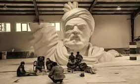 بلاتکلیفی مجسمه فردوسی/ نه در مشهد می‌ماند، نه به تهران می‌رسد 