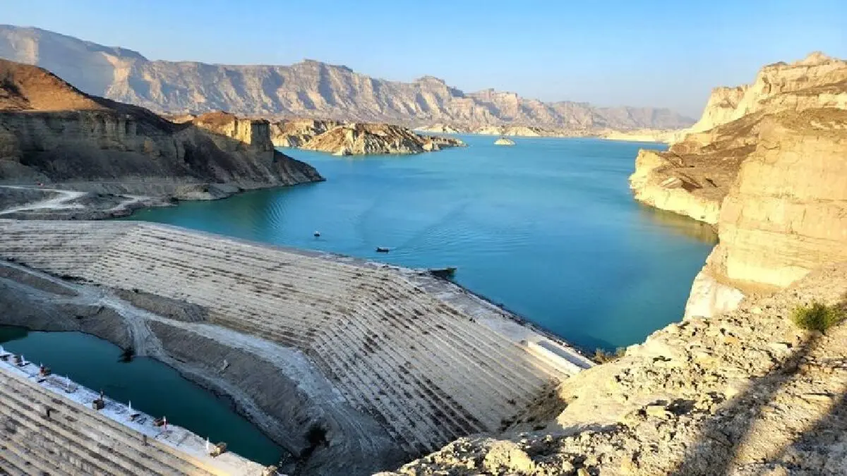 انتشار اولین تصویر ماهواره‌ای از آبگیری قابل توجه سد کهیر در سیستان و بلوچستان / ویدئو

