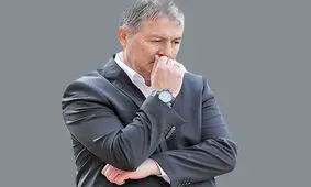 پول نداریم اسکوچیچ را برکنار کنیم/ هیچ وقت موافق حضور او در تیم ملی نبودم