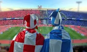 گزارش دربی با ۲ گزارشگر در قاب تلویزیون

