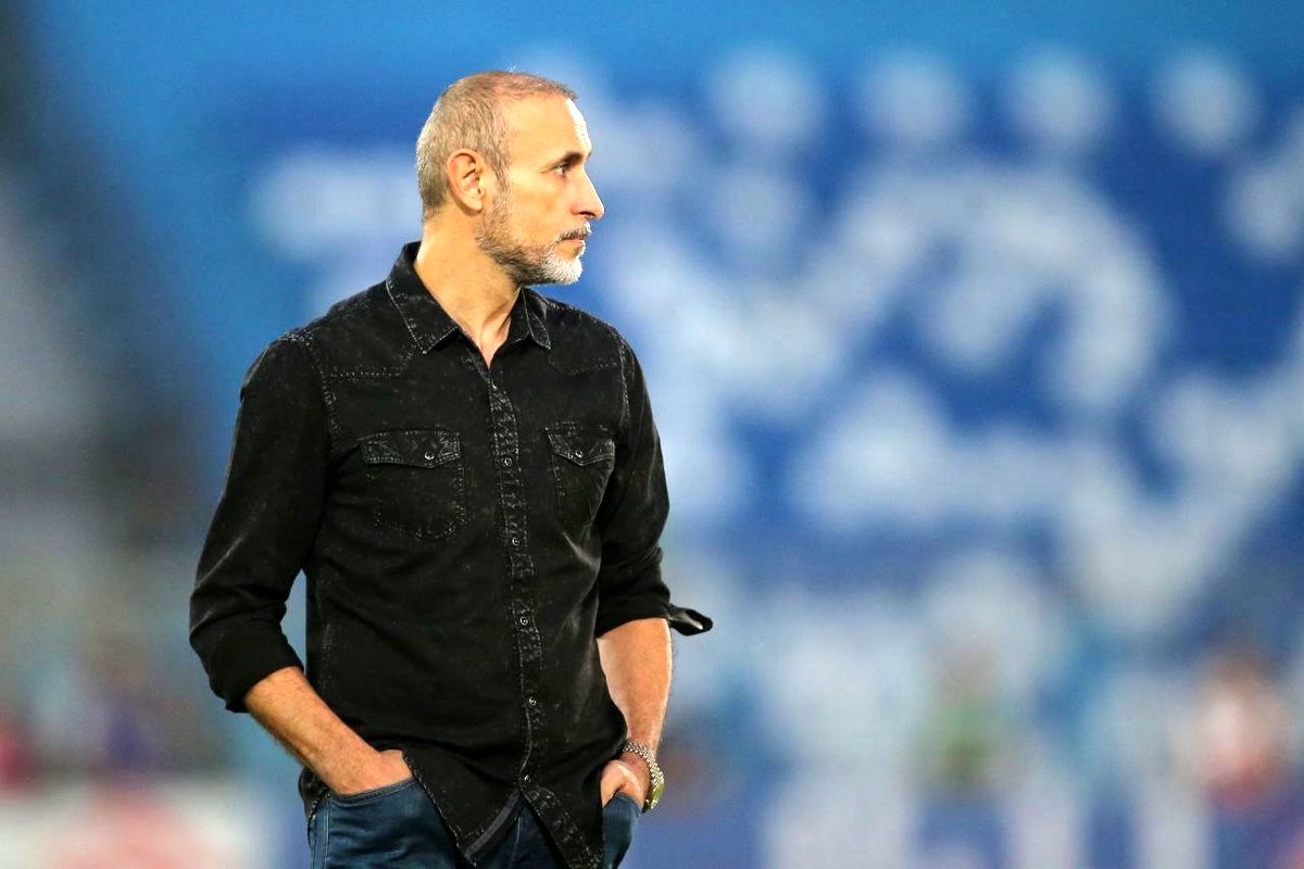 گلمحمدی سرمربی پرسپولیس میماند