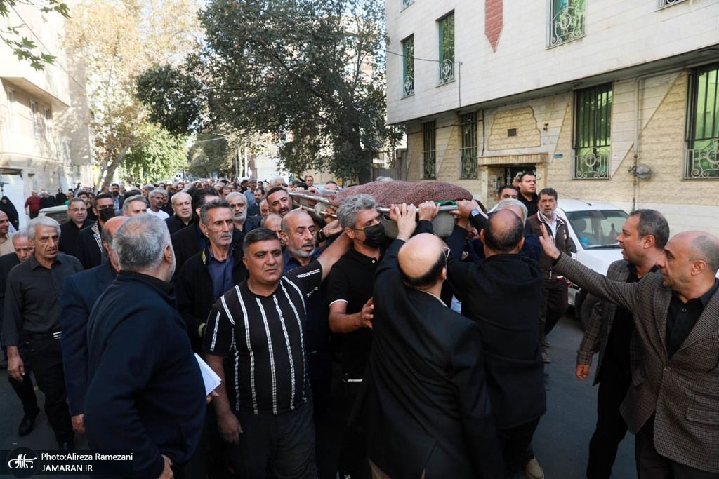 تصاویر: مراسم تشییع برادر سید مصطفی تاجزاده