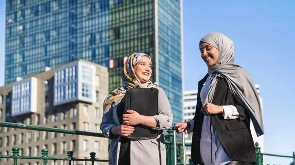 فواید حجاب از منظر برخی مسلمانان یا غیرمسلمانان اروپایی/ ویدئو