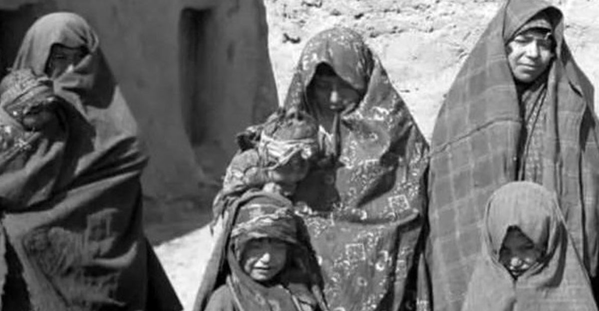 سفر به عصر قاجار؛ از روز برفی باب همایون تا مادر ناصرالدین شاه و خواجهاش