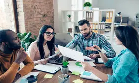 ۴ راهکار برای رهبری موفق کسب و کار؛ چگونه وفاداری کارکنان را به یک شرکت افزایش دهیم؟