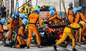 یک کار تیمی ناب و تمیز؛ سریع ترین تعویض لاستیک تاریخ فرمول یک با زمان ۱.۸ ثانیه/ ویدئو

