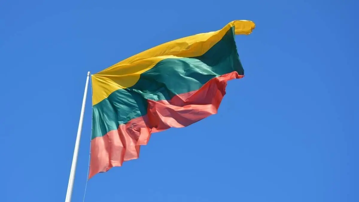  برای تروریستی اعلام کردن سپاه مسائل قانونی باید حل شود


