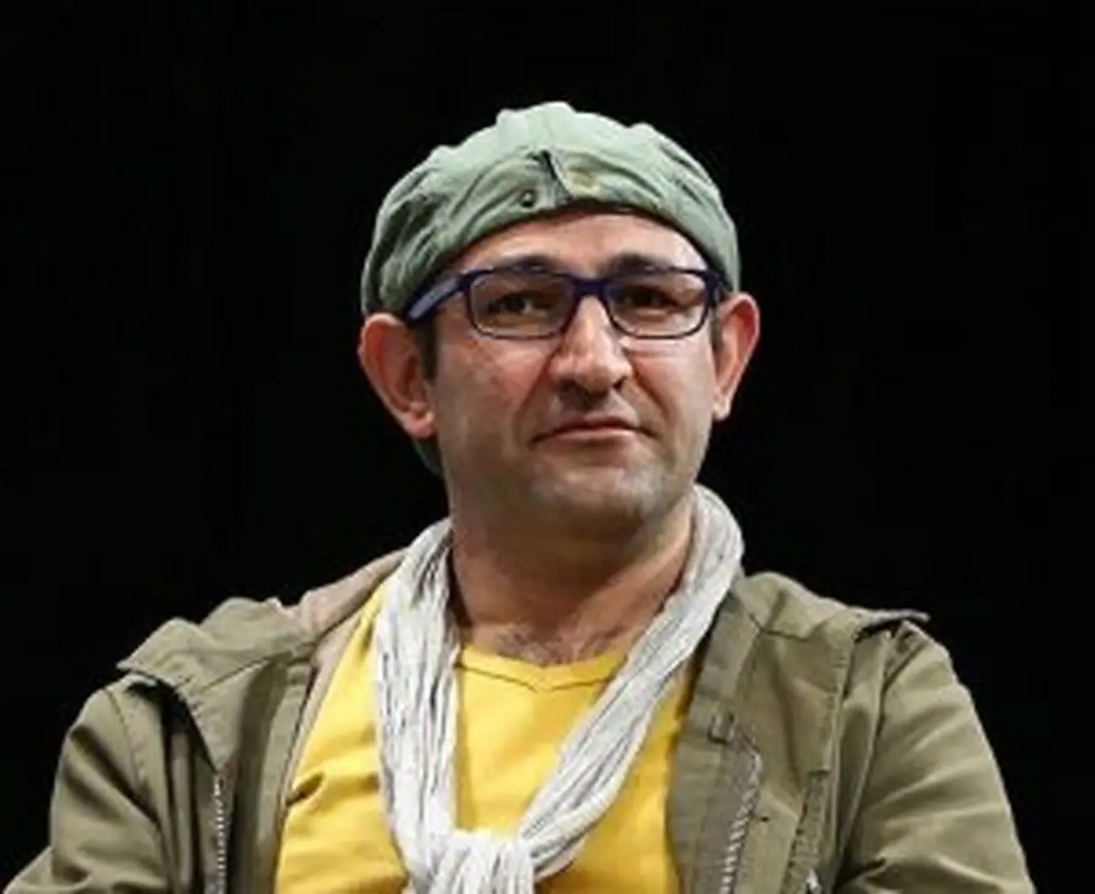 سفر در زمان؛ تیپ و چهرۀ متفاوت «اوس موسی» بر روی صحنه تئاتر؛ 12 سال قبل 