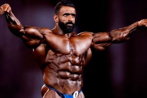 هادی چوپان در یک استوری: امیر تتلو را ببخشید
