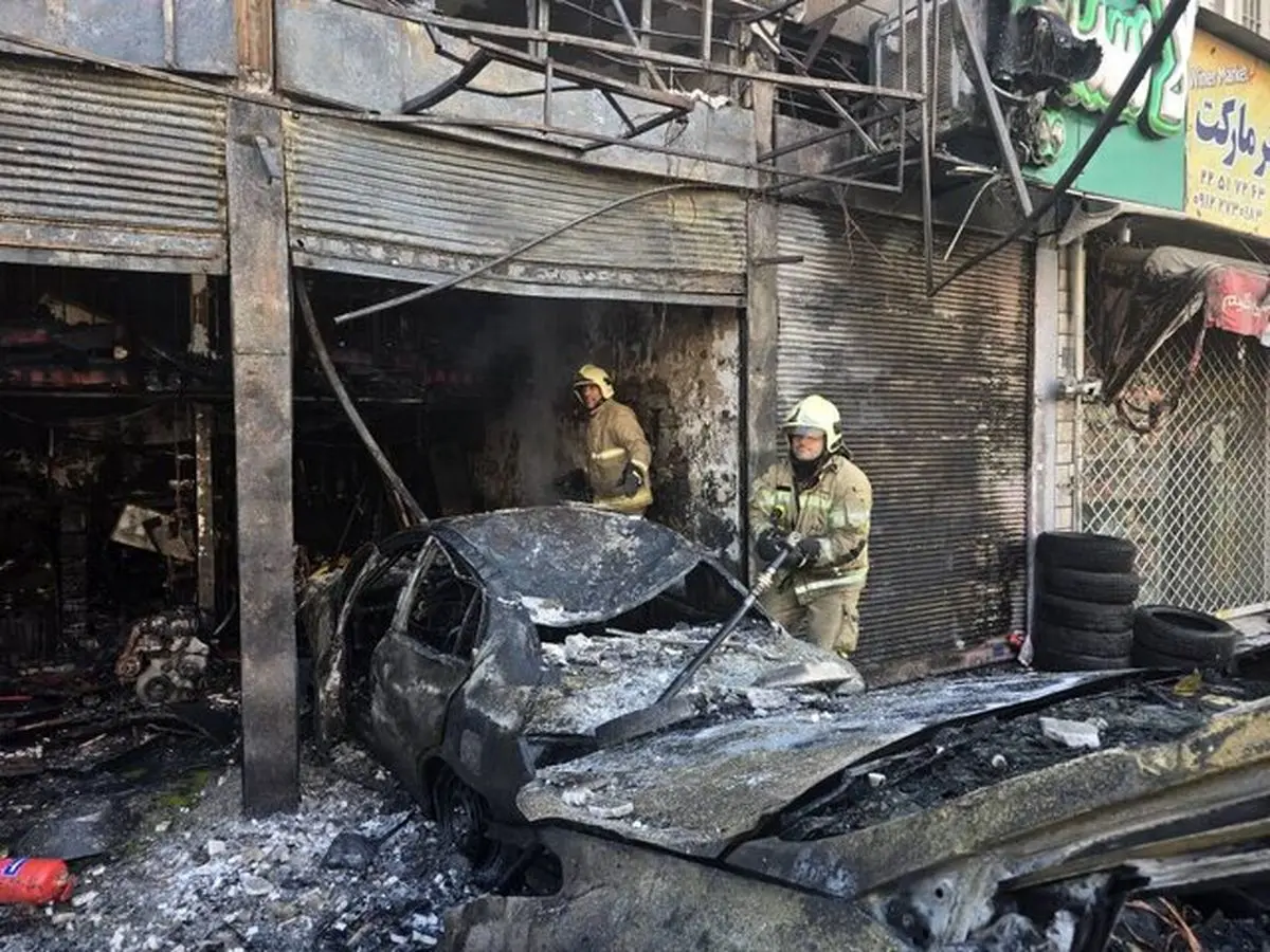 آتش سوزی در مغازه مکانیکی در تهران یک قربانی گرفت