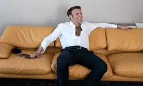 جنجال در فرانسه بر سر مو‌های سینه مکرون

