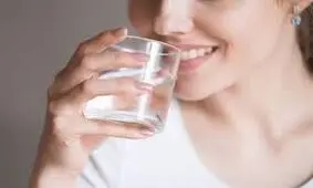 بدن ما روزانه چقدر آب نیاز دارد؟