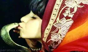 این دختر ایرانی 11 بار مار افعی را بوسیده است +عکس