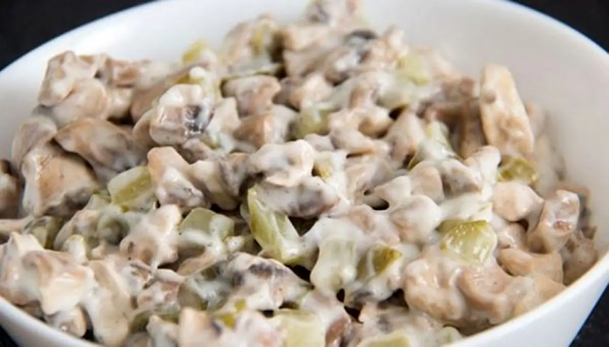 قارچ و ماست و سیر