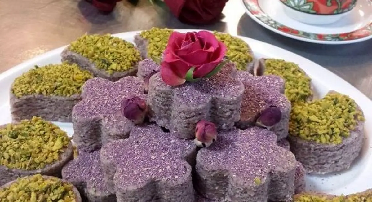 طرز تهیه حلوای گل سرخ برای افطار